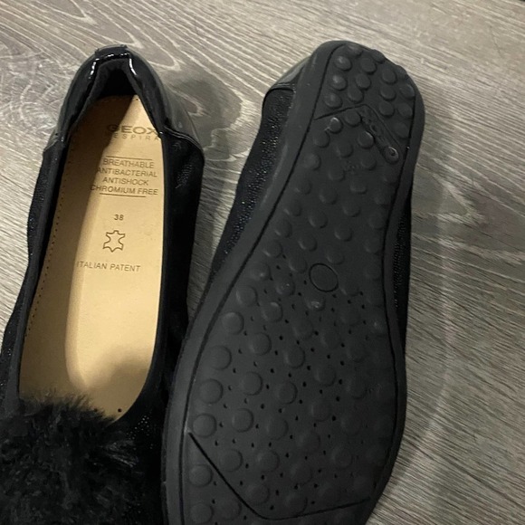 Geox Black Sparkle Pom Pom Ballet Flats Size 38 or approx US 7 - Picture 8 of 9